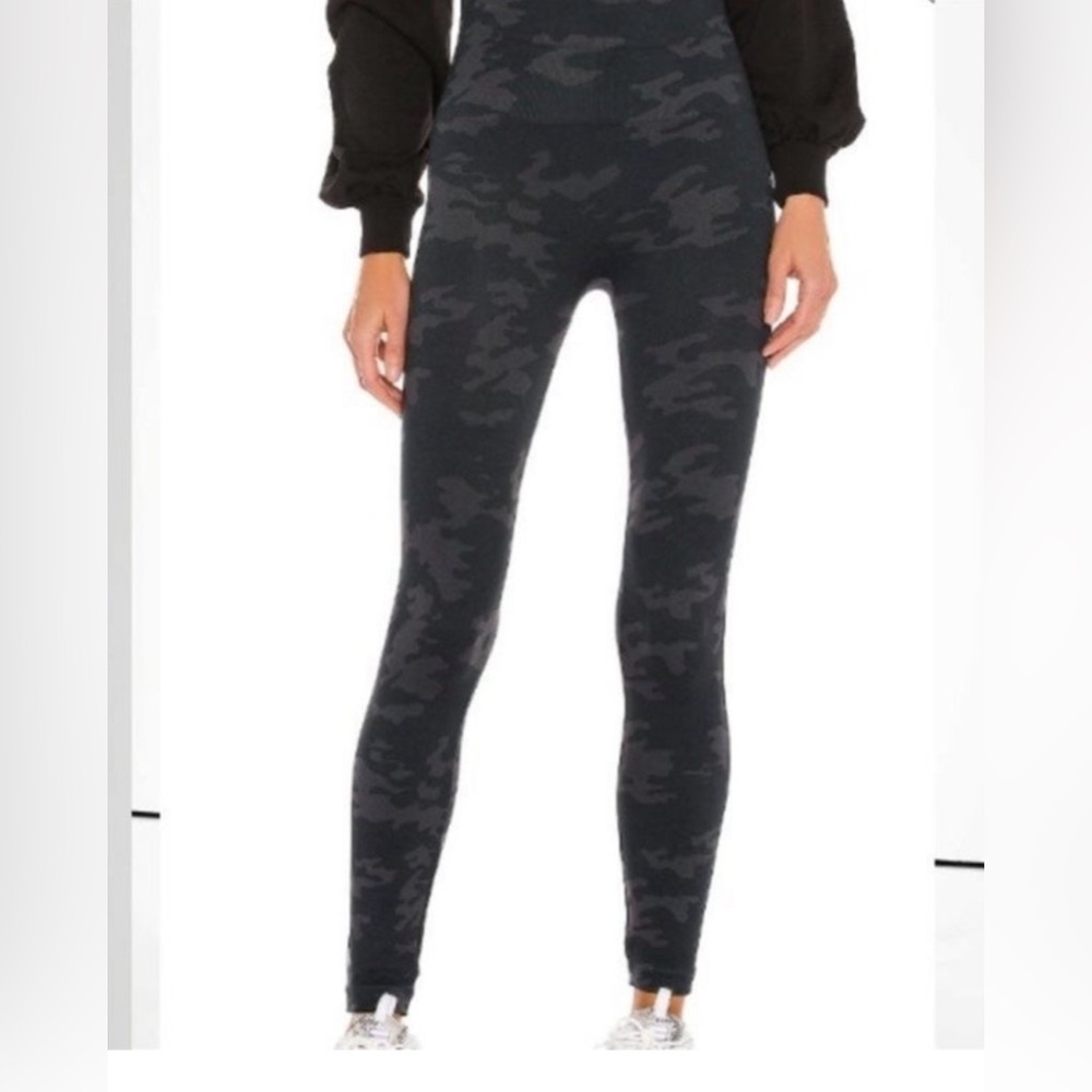 Like new spanx leggings camo